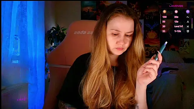 Snapshot of GoodWitch_ chatting on May 5, 2026, 5:43 am GoodWitch online show from May 5, 2026, 5:43 am