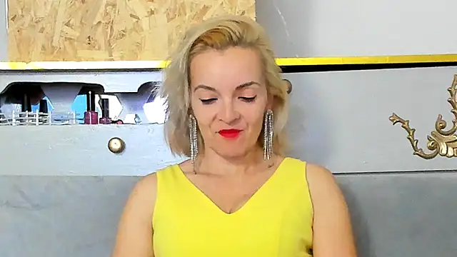 KateConner online show from November 9, 2025, 5:39 pm