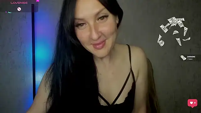 Snapshot of MissGulia chatting on June 3, 2026, 9:41 pm MissGulia online show from June 3, 2026, 9:41 pm