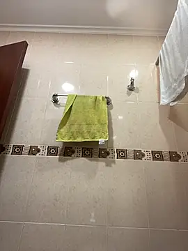 Fancyxlove online show from October 8, 2025, 12:28 pm