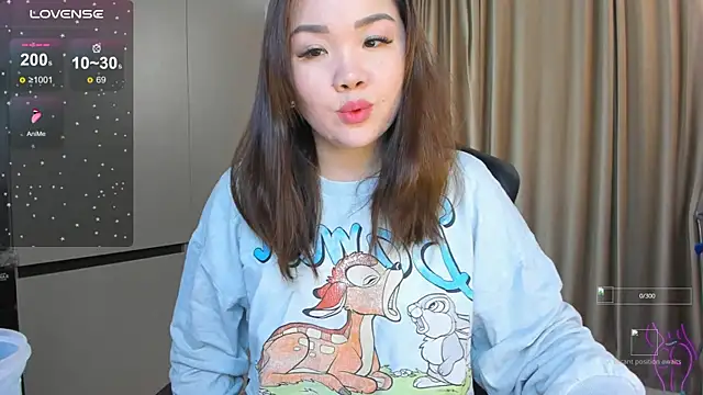 azure moon2 online show from November 14, 2025, 1:37 pm