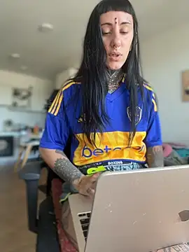 samisamsx online show from October 14, 2025, 4:29 pm