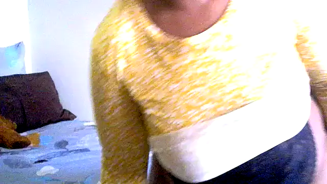 Snapshot of LadyLillyX chatting on September 15, 2025, 9:43 am LadyLillyX online show from September 15, 2025, 9:43 am