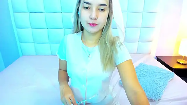 teresasroom  online show from September 27, 2025, 12:00 pm