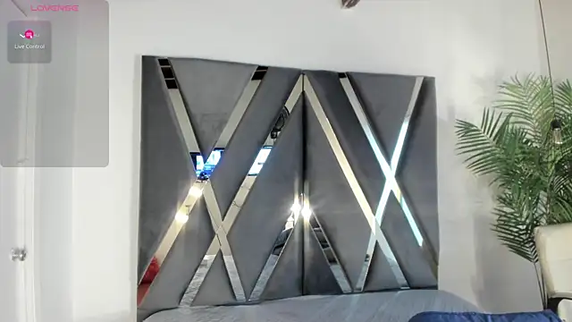 alessandra wells online show from June 9, 2026, 11:11 am