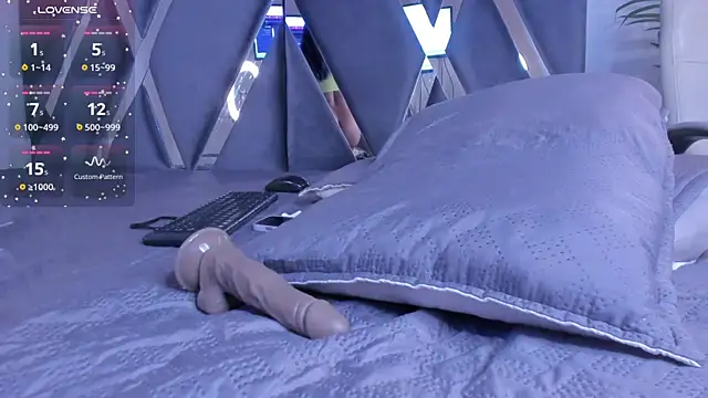 alessandra wells online show from February 19, 2025, 2:22 pm