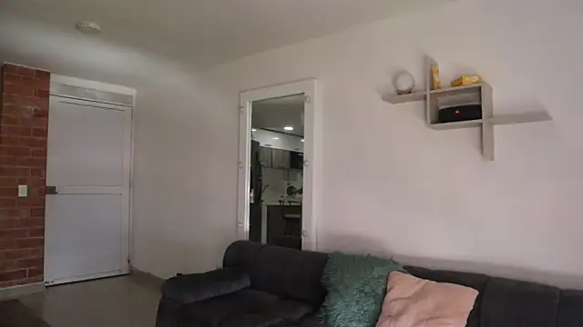 Snapshot of _Vahos_ chatting on October 15, 2025, 5:21 pm Vahos online show from October 15, 2025, 5:21 pm