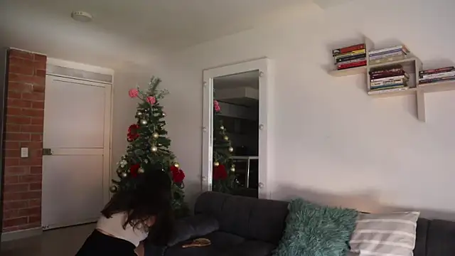 Snapshot of _Vahos_ chatting on December 21, 2025, 6:09 pm Vahos online show from December 21, 2025, 6:09 pm