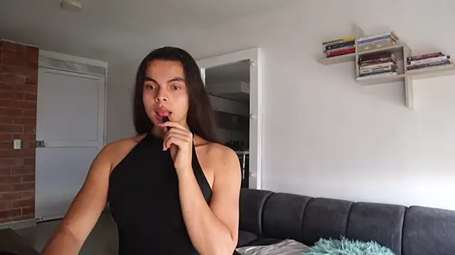 Snapshot of _Vahos_ chatting on February 3, 2026, 8:03 pm Vahos online show from February 3, 2026, 8:03 pm