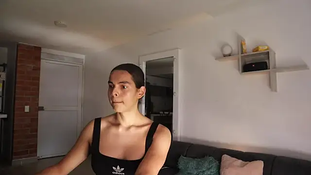 Snapshot of _Vahos_ chatting on October 23, 2025, 5:33 pm Vahos online show from October 23, 2025, 5:33 pm