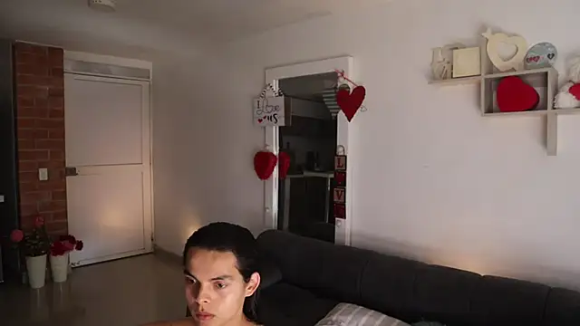 Snapshot of _Vahos_ chatting on February 18, 2026, 7:21 pm Vahos online show from February 18, 2026, 7:21 pm