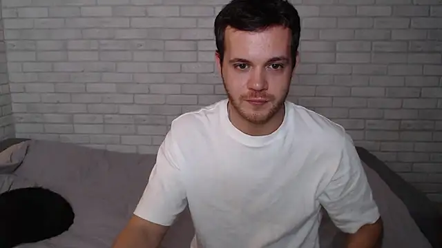 Alexxx horny online show from October 12, 2025, 4:41 pm