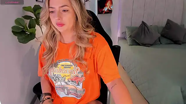 AmyWood online show from February 25, 2026, 6:41 pm