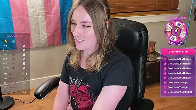 Snapshot of luluvaladon chatting on March 16, 2025, 2:43 am luluvaladon online show from March 16, 2025, 2:43 am