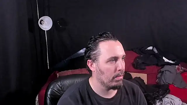 Metalstud online show from December 17, 2025, 3:55 am