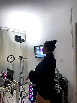 Snapshot of MarcellaGriffin chatting on November 29, 2025, 7:03 pm MarcellaGriffin online show from November 29, 2025, 7:03 pm