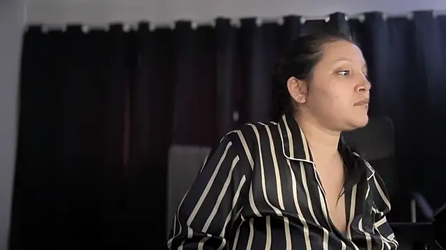 Snapshot of MarcellaGriffin chatting on September 19, 2025, 2:32 pm MarcellaGriffin online show from September 19, 2025, 2:32 pm