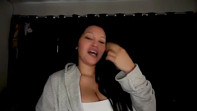 Snapshot of MarcellaGriffin chatting on October 20, 2025, 9:37 pm MarcellaGriffin online show from October 20, 2025, 9:37 pm