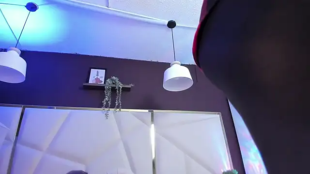 Inndrahot online show from January 13, 2026, 3:21 am