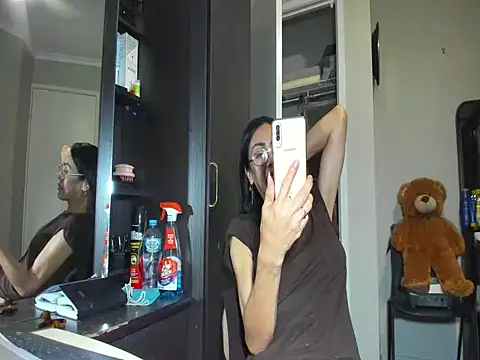 Angelchezcka online show from April 13, 2026, 11:03 am