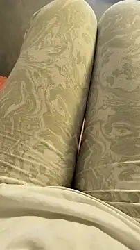 lolyforyou online show from November 6, 2025, 6:39 am