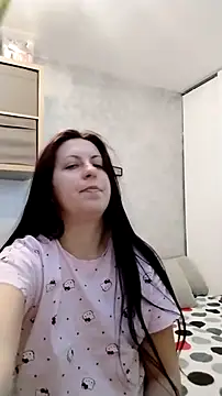 lolyforyou online show from February 18, 2026, 8:22 am