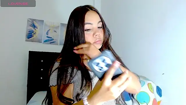 Kylie loveee online show from October 22, 2025, 1:38 am