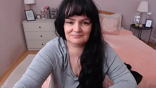 Snapshot of LeveMe2Nightt chatting on May 1, 2026, 11:37 am LeveMe2Nightt online show from May 1, 2026, 11:37 am