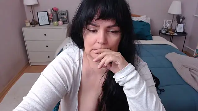 Snapshot of LeveMe2Nightt chatting on November 25, 2025, 1:11 pm LeveMe2Nightt online show from November 25, 2025, 1:11 pm