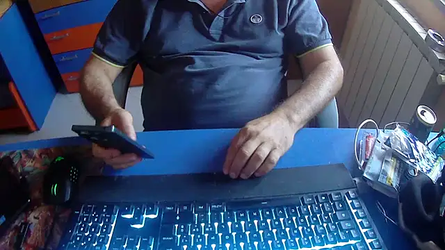 Snapshot of Tango128 chatting on July 18, 2026, 9:18 am Tango128 online show from July 18, 2026, 9:18 am