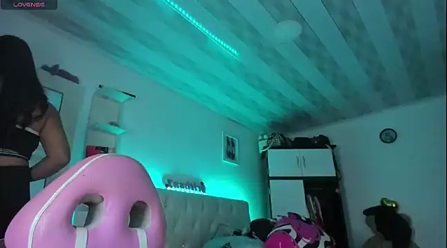 briitany hot online show from March 14, 2025, 12:10 am