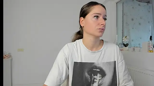 DiamondKay online show from November 14, 2025, 7:56 am