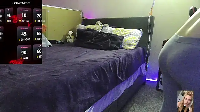 Blondiewithanass online show from March 2, 2026, 6:03 am