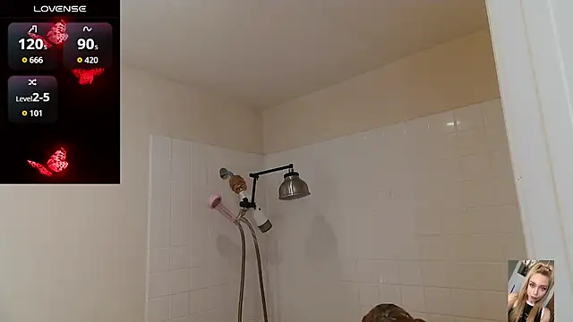 Snapshot of Blondiewithanass chatting on May 16, 2026, 1:37 am Blondiewithanass online show from May 16, 2026, 1:37 am