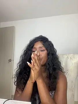 katherin cruz  online show from November 6, 2025, 1:42 am