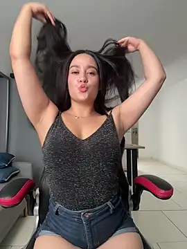 Nina lovi online show from March 20, 2026, 8:21 pm