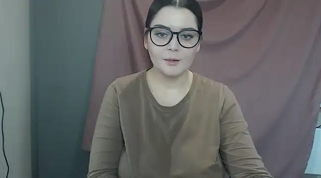 Snapshot of ohhhMie chatting on February 15, 2025, 5:07 pm ohhhMie online show from February 15, 2025, 5:07 pm