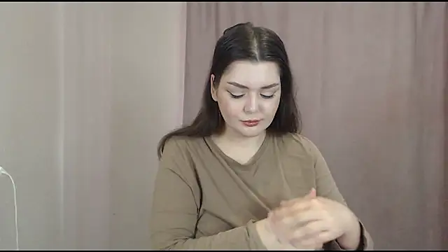 Snapshot of ohhhMie chatting on November 2, 2025, 9:36 am ohhhMie online show from November 2, 2025, 9:36 am