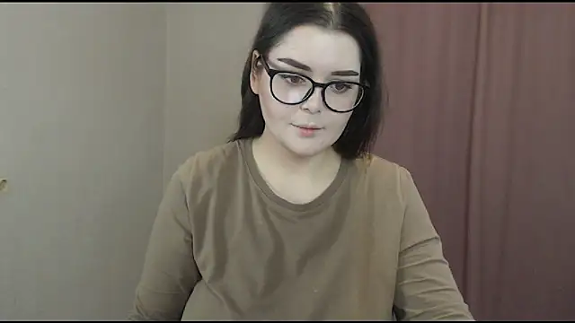 Snapshot of ohhhMie chatting on February 28, 2025, 6:41 pm ohhhMie online show from February 28, 2025, 6:41 pm