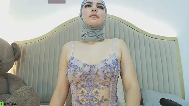 dalilasaadi  online show from October 11, 2025, 3:57 pm