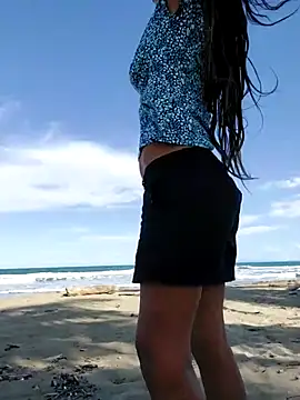 Luna-Natural online show from November 14, 2025, 6:55 pm