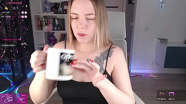 Snapshot of Emma_Bryan chatting on January 16, 2026, 3:16 pm Emma Bryan online show from January 16, 2026, 3:16 pm