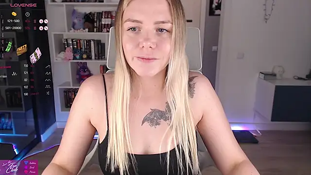 Emma Bryan online show from September 9, 2025, 8:40 pm