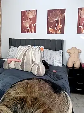 CristalRays online show from March 18, 2026, 9:59 pm