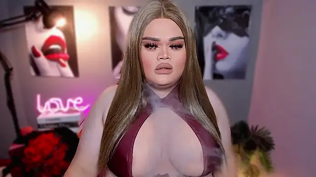 Snapshot of KarolinaThompson chatting on October 12, 2025, 3:57 pm KarolinaThompson online show from October 12, 2025, 3:57 pm