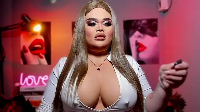 Snapshot of KarolinaThompson chatting on September 25, 2025, 6:25 pm KarolinaThompson online show from September 25, 2025, 6:25 pm