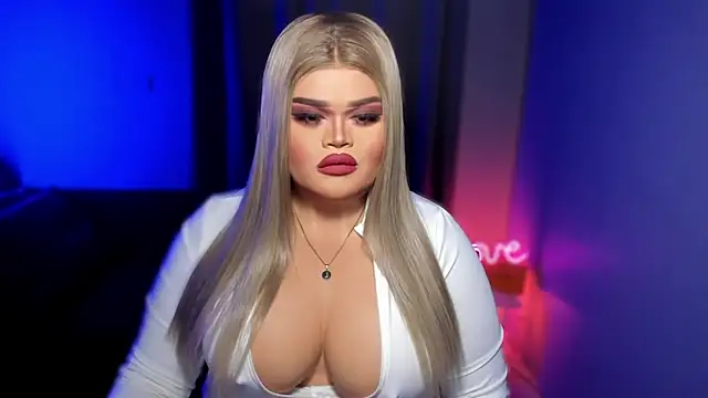 Snapshot of KarolinaThompson chatting on March 15, 2025, 10:57 am KarolinaThompson online show from March 15, 2025, 10:57 am