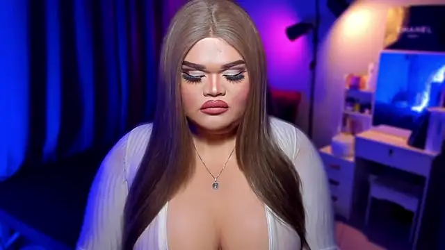 Snapshot of KarolinaThompson chatting on December 8, 2024, 1:19 am KarolinaThompson online show from December 8, 2024, 1:19 am