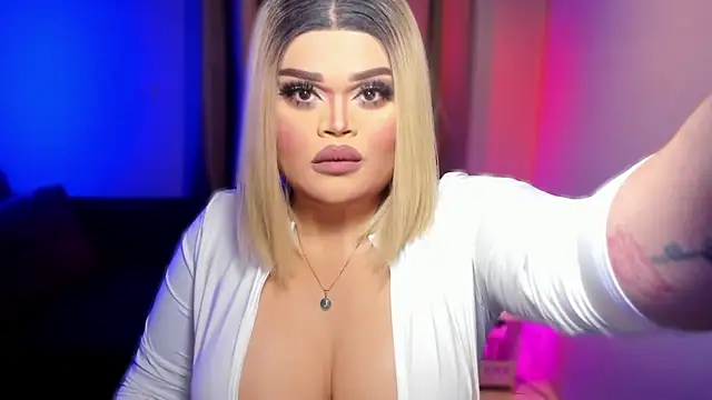 Snapshot of KarolinaThompson chatting on February 21, 2025, 8:07 am KarolinaThompson online show from February 21, 2025, 8:07 am