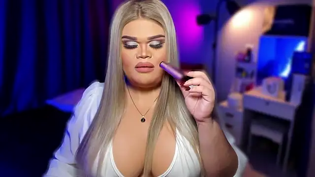 Snapshot of KarolinaThompson chatting on January 19, 2025, 6:43 pm KarolinaThompson online show from January 19, 2025, 6:43 pm